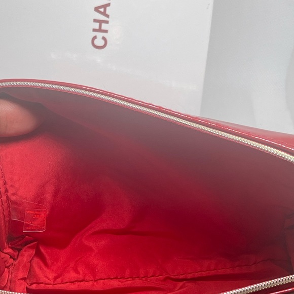 Chanel Patent leather makeup bag with box.  Includes Chanel gift box & ribbon.❤️ - Picture 7 of 9
